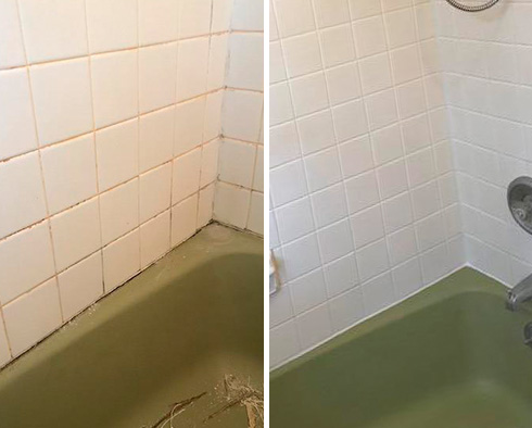 Shower Before and After Our Caulking Services in Palm Beach Gardens, FL