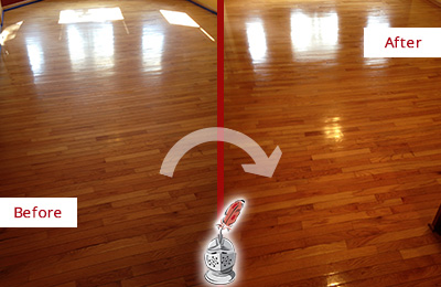 Before and After Picture of a Atlantis Wood Sand Free Refinishing Service on a Room Floor to Remove Scratches