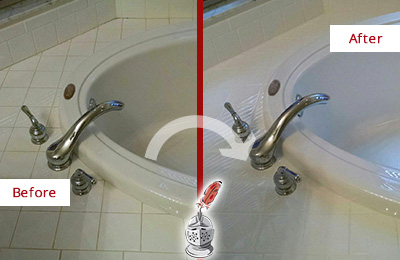 Sir Grout Caulked this Bathtub's Joints to Replace Old Caulking Picture of a Light Colored Bathtub Before and After a Tub Recaulking on the Joints